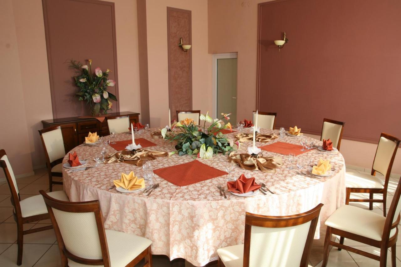 Kompleks Restauracyjno-Noclegowy Rubikon Lublin Kültér fotó